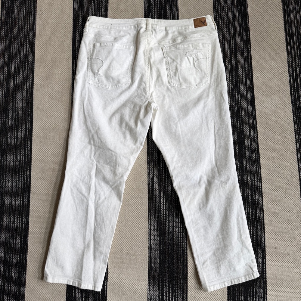 American Eagle Women's White Boy Crop With Distress Stretch Jeans  Size 14 - Picture 2 of 10